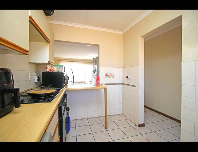 2 BEDROOM TOWNHOUSE FOR SALE IN FERNDALE
